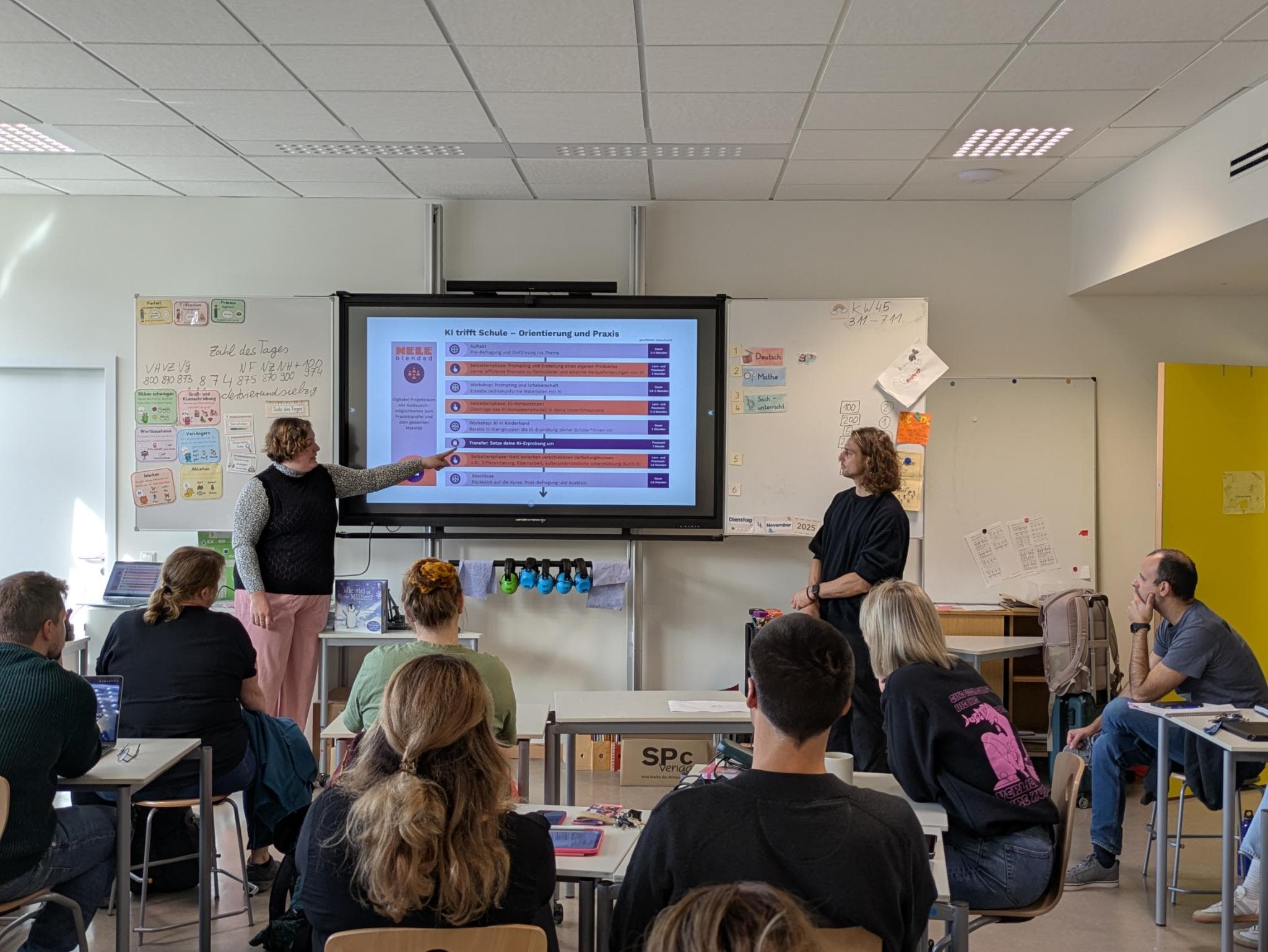 Fortbildung zu „KI trifft Schule – Orientierung und Praxis“ im NELE Blended-Learning-Programm.